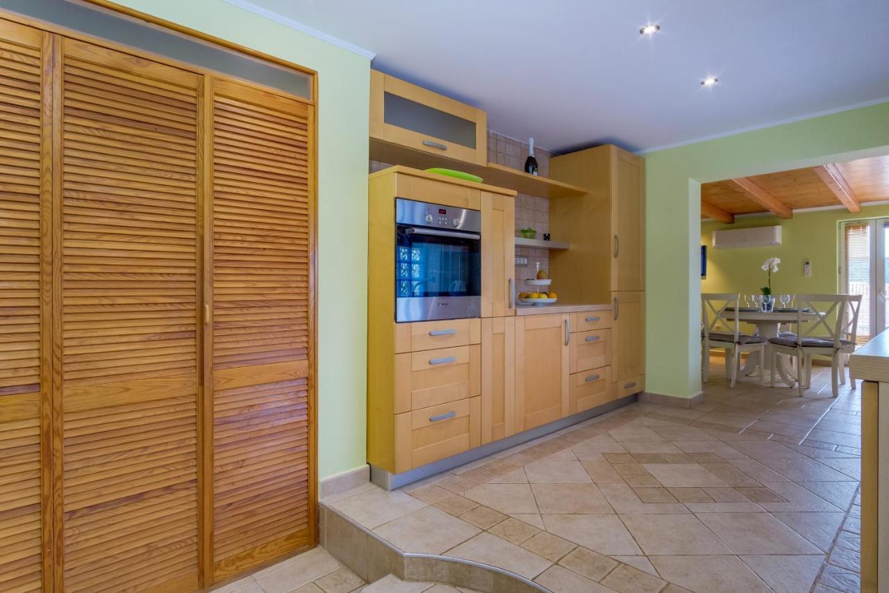 Isabela Apartment Mali Losinj Exterior photo